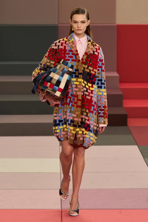 Színekbe öltöztetett álomvilág: Fendi SS26