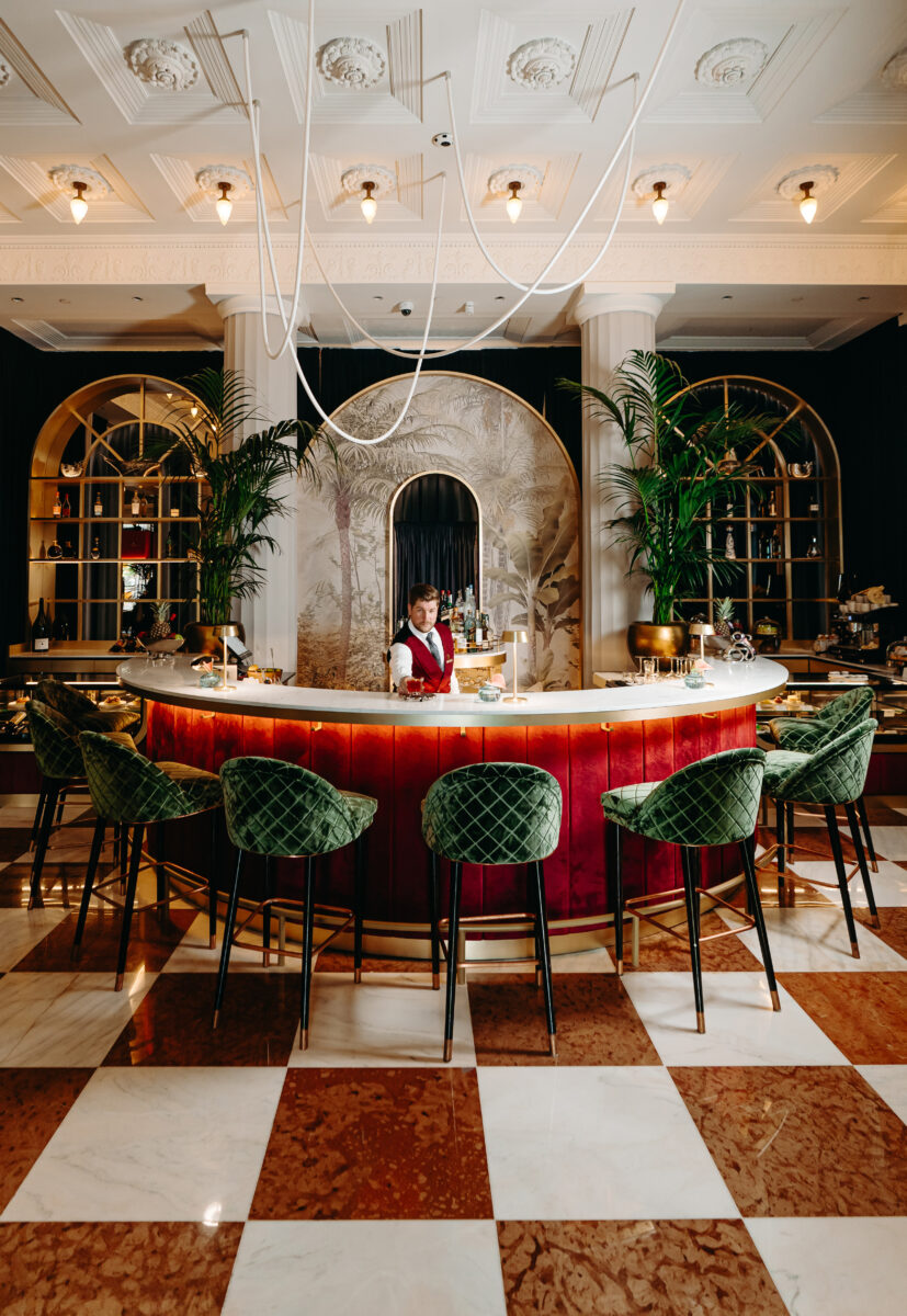 Ahol a nap cappuccinóval indul, és koktéllal zárul: megnyitott a Velvet Bar & Café