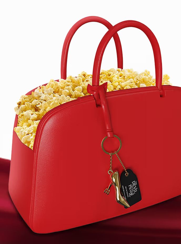 Táska formájú popcornos vödörrel készülnek a mozik Az ördög Pradát visel 2. premierjére