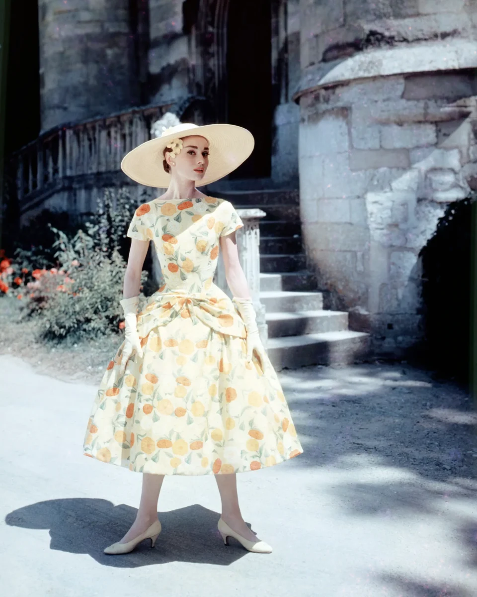 Archív fotók keltik életre Audrey Hepburn időtlen nyári eleganciáját