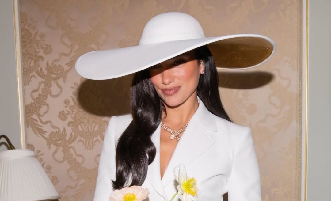 Schiaparelli haute couture-ben mondta ki a boldogító igent Dua Lipa