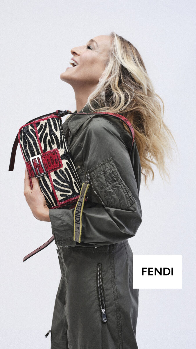 Sarah Jessica Parkerrel és világsztárokkal tér vissza a Fendi legendás Baguette táskája