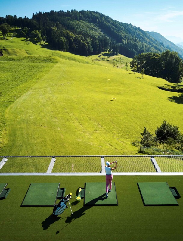Ezekben az alpesi síparadicsomokban nyáron a golf veszi át a főszerepet