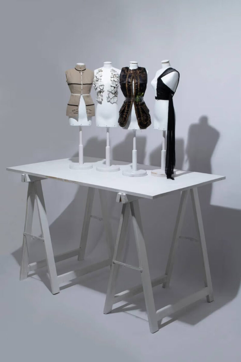 Martin Margiela legendás korai darabjai kerülnek kalapács alá Párizsban