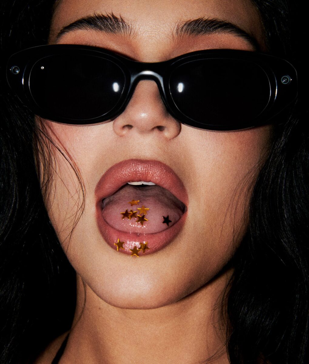 Kylie Jennerrel dobja piacra új okosszemüvegeit a Meta