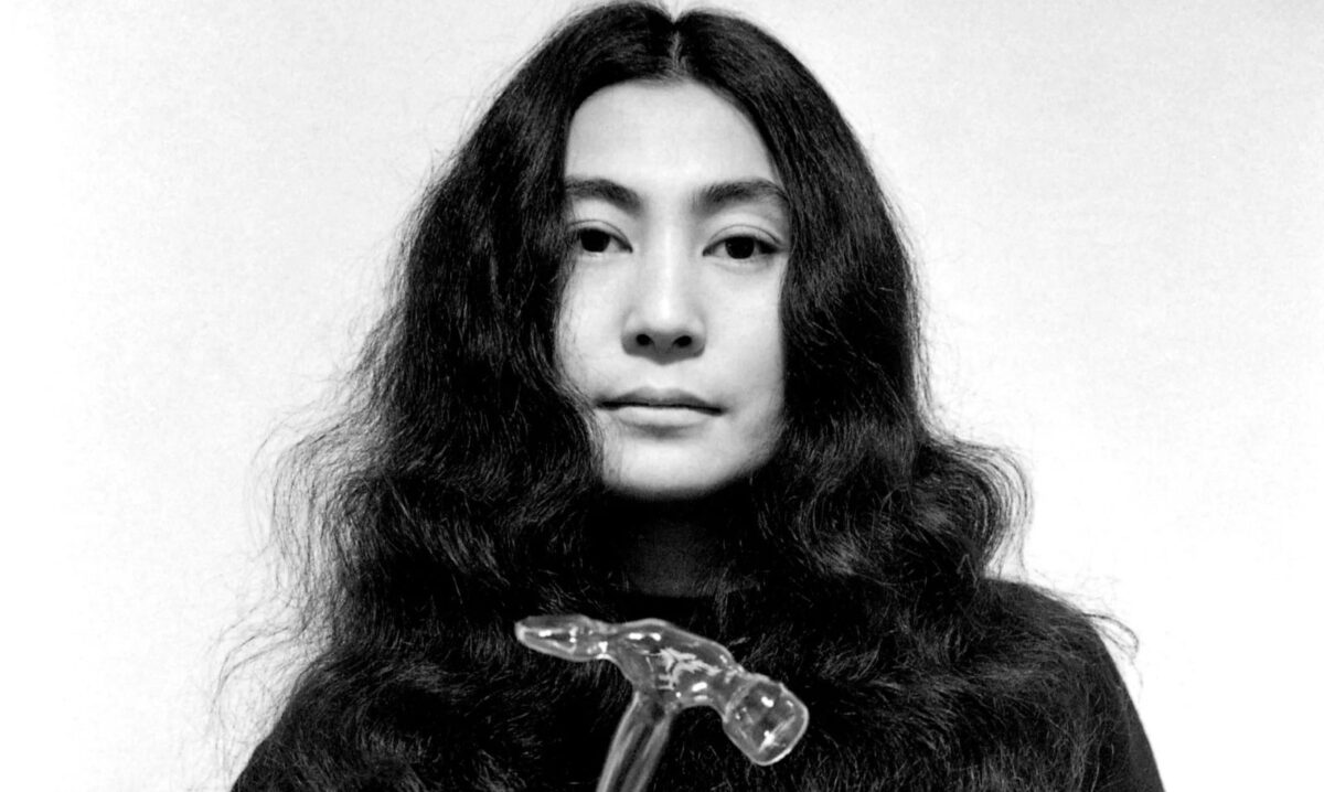 A nő, aki évtizedekkel megelőzte korát: Yoko Ono életműve új megvilágításba kerül Los Angelesben