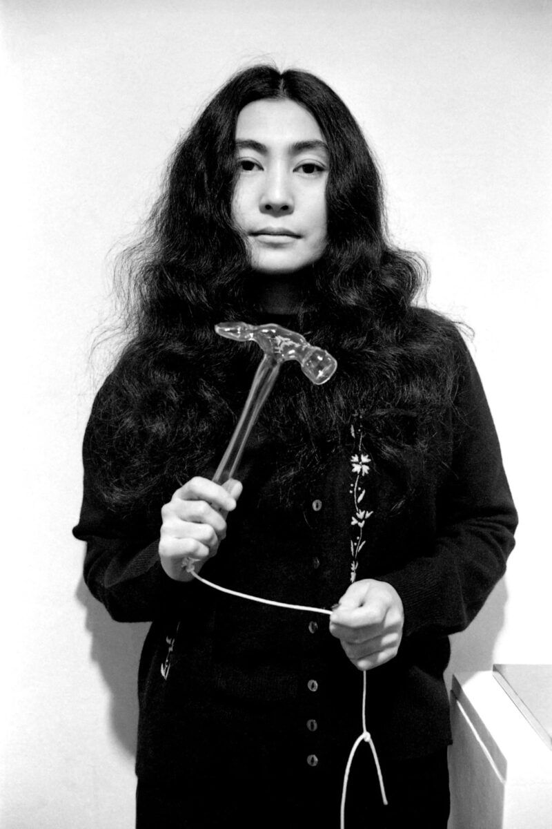A nő, aki évtizedekkel megelőzte korát: Yoko Ono életműve új megvilágításba kerül Los Angelesben