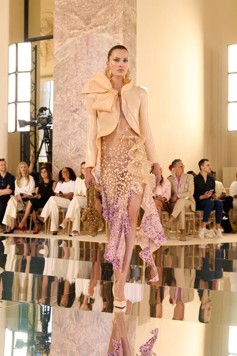 A Schiaparelli új couture kollekciója minden eddiginél merészebb lett